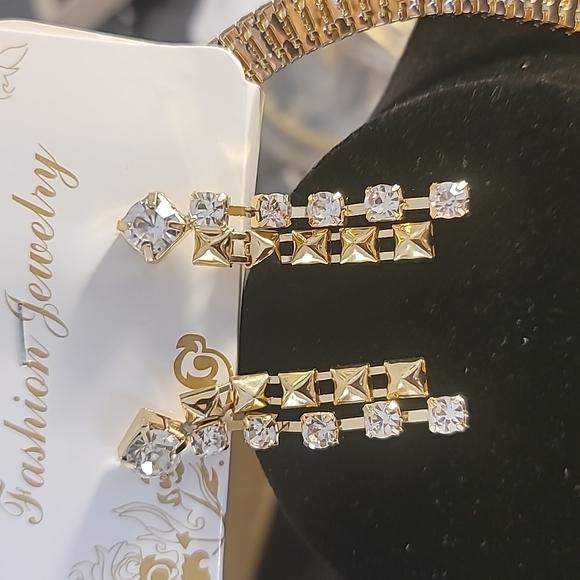 Crystal Fringe Necklace with Earrings - Picture 2 of 3